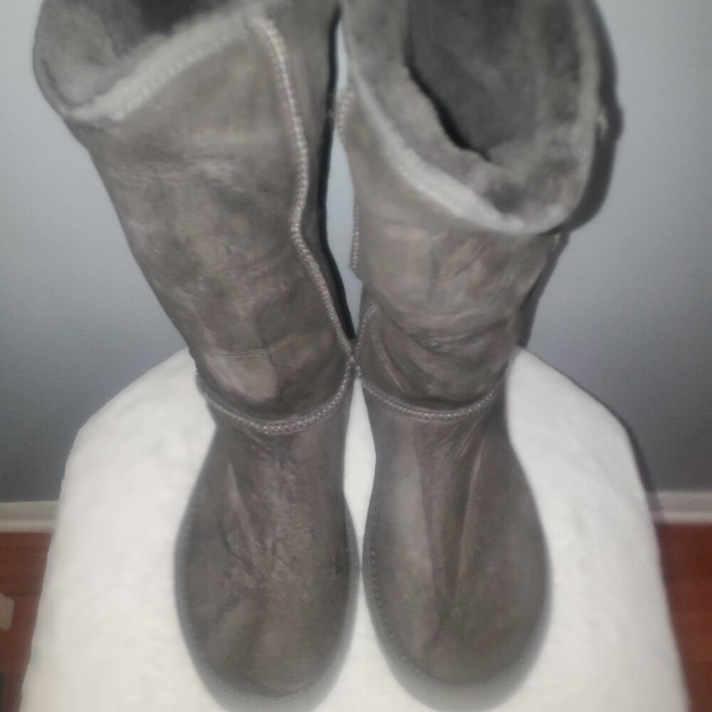 UGGS Women Boots